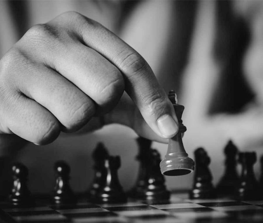 People_Schach-Figur-Hand